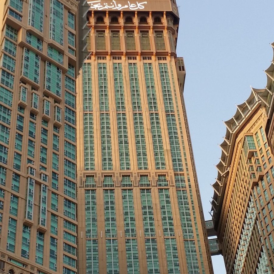 the-clock-tower-in-makkah-1033920_1280